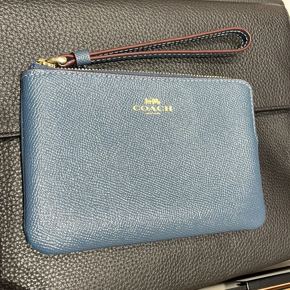 Coach Corner Zip Wristlet IM/Denim - Picture 8 of 16